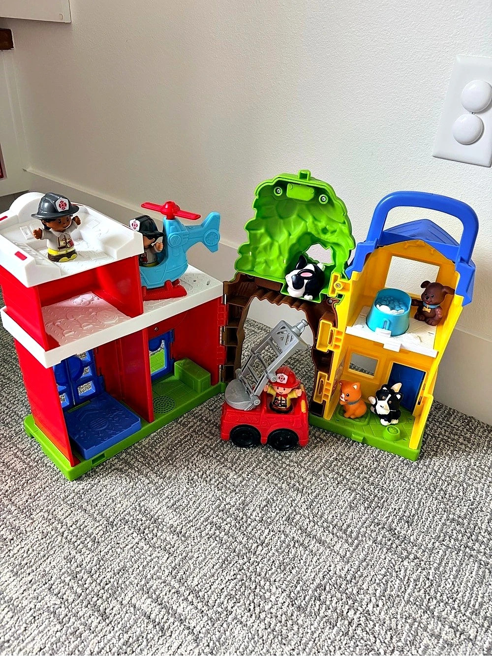 Fisher-Price Little People Animal Rescue Playset